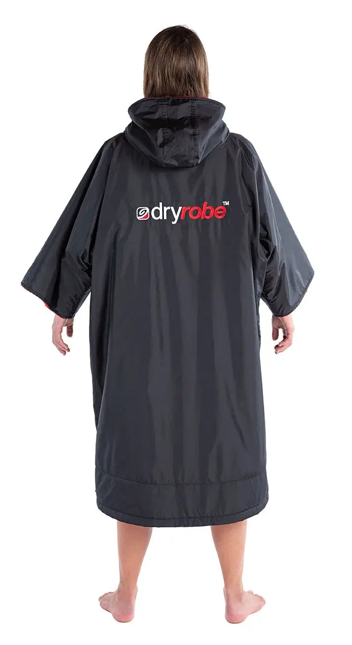 dryrobe Advance Short Sleeve i Sort og Rød